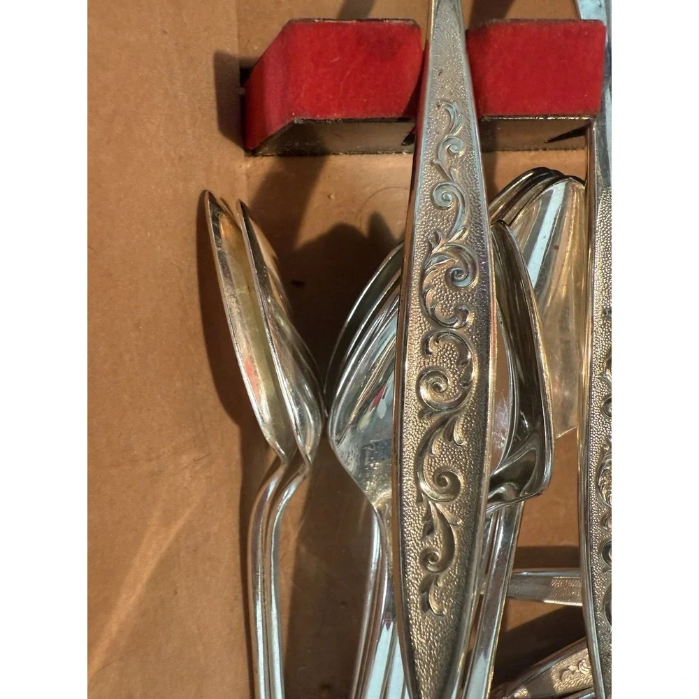 91 Pc 1847 Rogers Bros Silverplate Flatware Set Chest Vintage